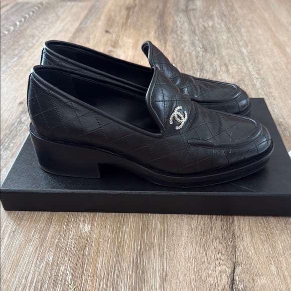 Chanel Black Quilted Loafers - Picture 3 of 11